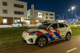 Man gewond bij steekpartij in AZC in Amsterdam