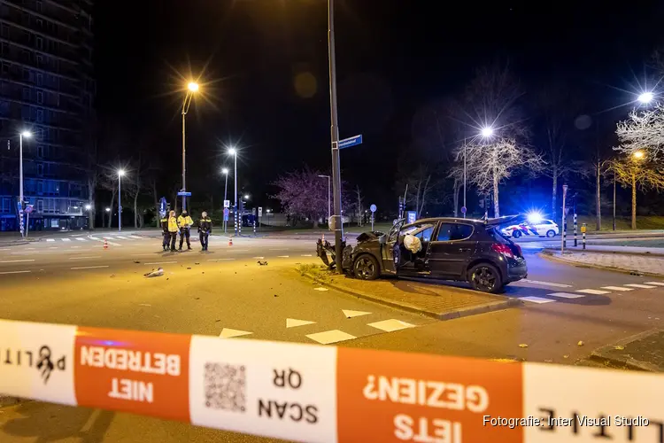 Automobilist slaat op de vlucht na aanrijding met voetganger in Amsterdam Zuidoost