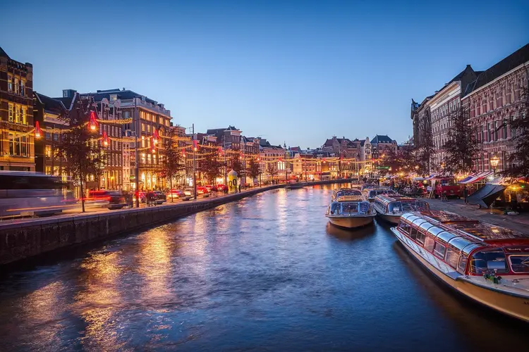 Amsterdam’s Nachtleven: De Beste Spots voor een Onvergetelijke Avond