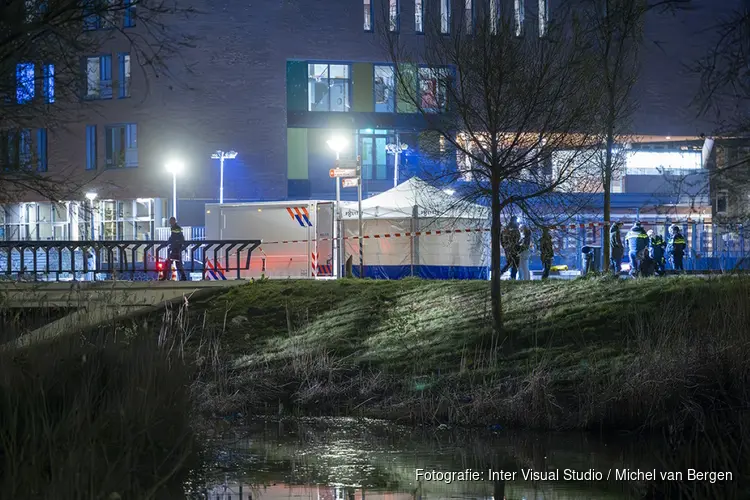 Overleden persoon aangetroffen in water Westlandgracht