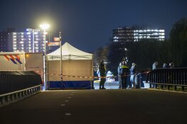 Overleden persoon aangetroffen in water Westlandgracht
