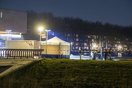 Overleden persoon aangetroffen in water Westlandgracht