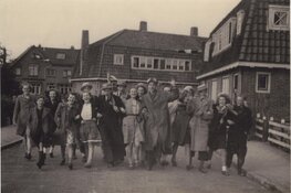 Museum Weesp viert 80 jaar vrijheid met unieke bevrijdingsrok en privéverzameling
