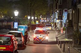Drie zwaargewonden na steekincident Prinsengracht tijdens Koningsnacht