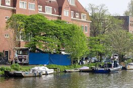 Overleden persoon aangetroffen in water Josef Israëlskade