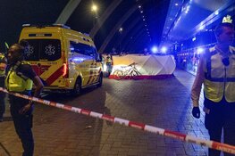 Persoon ernstig gewond bij valpartij De Ruijterkade