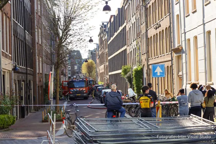 Woningbrand in Fokke Simonszstraat