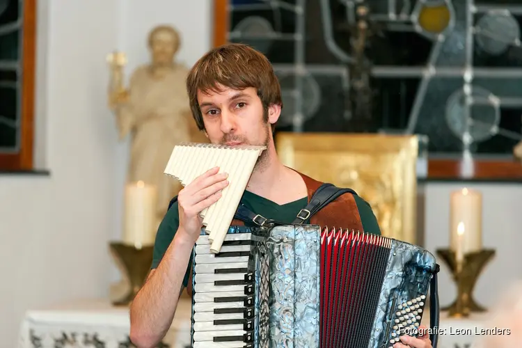 Luuk Lenders terug in de Buiksloterkerk met creatieve folk