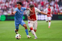 Ajax verkrampt steeds meer naarmate titel in zicht komt, NEC wint in Arena