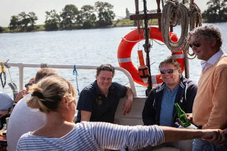 Gezond voor lichaam en geest een teamuitje op het water