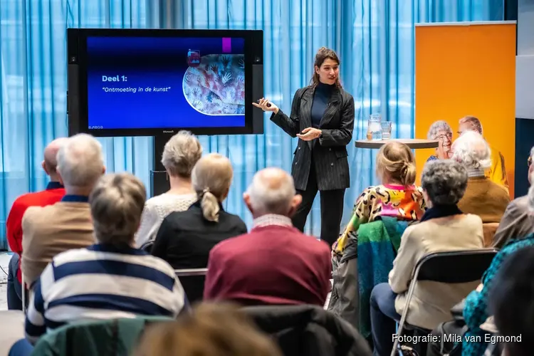 Amsterdamse sociaal onderneemster maakt kans op Appeltje van Oranje 2025