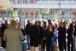 Tentoonstelling in de binnentuin van De Nederlandse Bank ter ere van 750-jarig bestaan van Amsterdam.