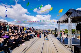 Vernieuwde dakplein NEMO Science Museum feestelijk geopend door de burgemeester Halsema