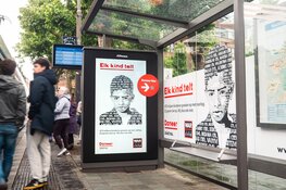 War Child lanceert eerste bushokje met ingebouwde doneerzuil: direct geven aan kinderen in oorlog