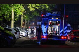 Buurtwacht ontdekt brandende auto op parkeerplaats in Osdorp