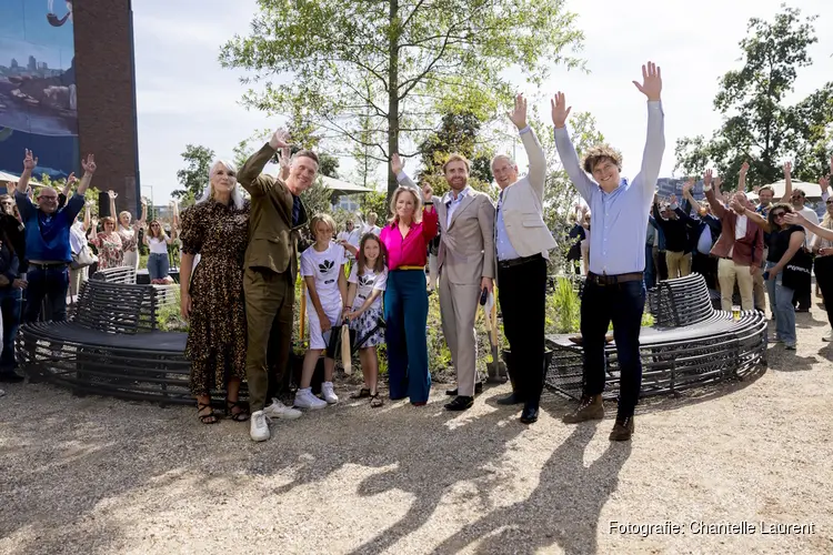 H.K.H. Margarita Prinses de Bourbon de Parme opent pocketpark Houthavens Botanique