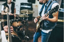 Herbeleef het gevoel van toen met live muziek