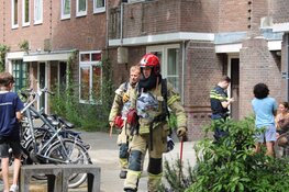 Brand op balkon van portiekflat in Amsterdam