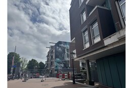 De Leeuw 'aangevallen’ in Amsterdam..!