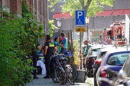 Meerdere mensen uit brandende woning gered door brandweer in Amsterdam