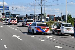 Twee trams en bestelbusje komen met elkaar in botsing in Amsterdam