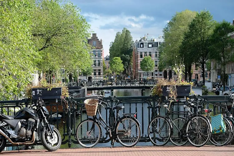 Winkelen in Amsterdam, online vs offline.