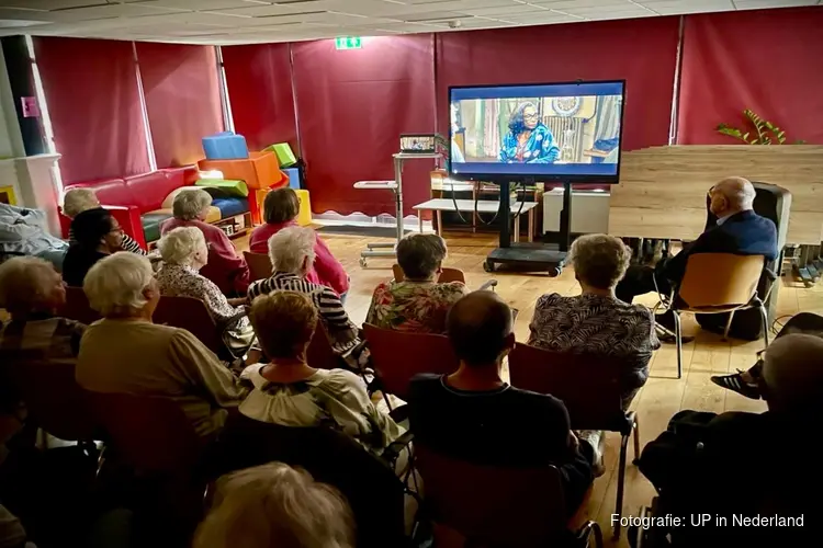 Zomerfilmmaand voor Amsterdamse ouderen in Lang Leven Thuisflats