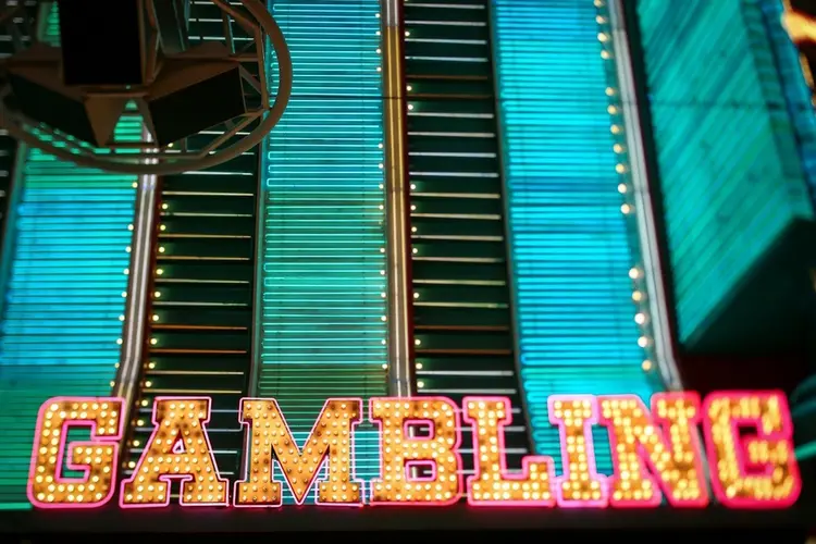 Casino’s buiten het Nederlandse vergunningstelsel vergeleken met buitenlandse casino’s