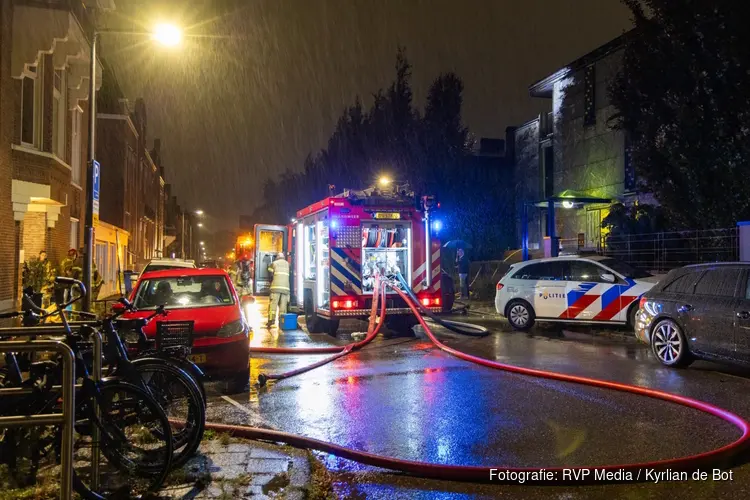 Vier personen door brandweer gered uit brandende woning in Amsterdam