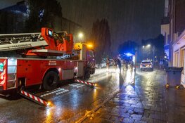 Vier personen door brandweer gered uit brandende woning in Amsterdam