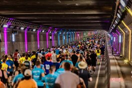 Wereldster Hellen Obiri aan de start van NN Dam tot Damloop