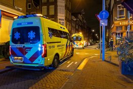 Man zwaargewond na mogelijke steekpartij in Amsterdam