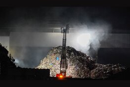 Brand bij afvalverwerker in Westelijk Havengebied