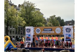 Wereldrecord watertrappelen in de Keizersgracht