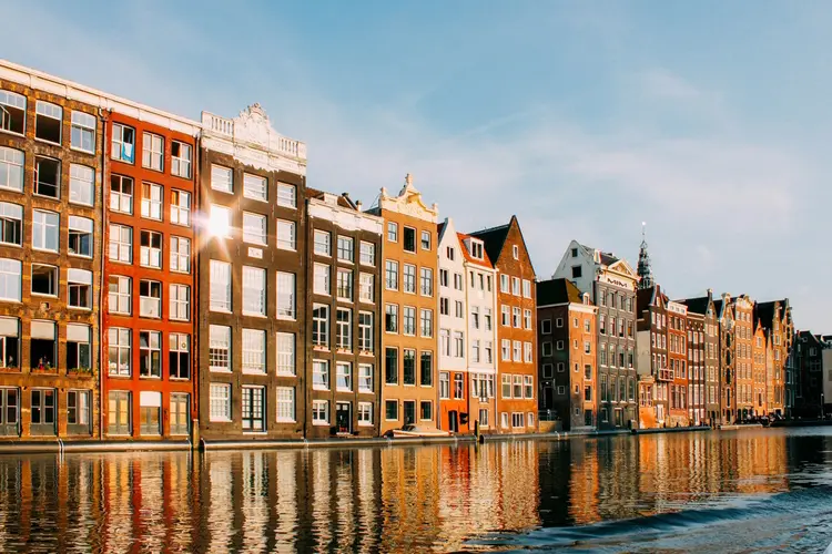 Amsterdamse sportclubs vechten tegen leegloop met lancering sites