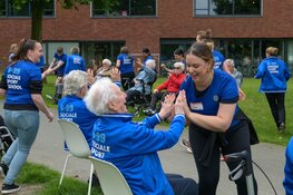 Sociale Sportschool van start in Amsterdam: oud en jong gaan samen op bootcamp