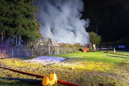 Brand bij jachthaven in Amsterdam-Zuid