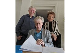 Auteur Joep Scholten tekent bij Uitgeverij Doornwater voor zijn nieuwe roman Meijer de Hond