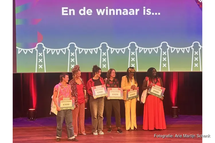 Mensen vieren Amsterdam: bewoners aan het woord in de OBA