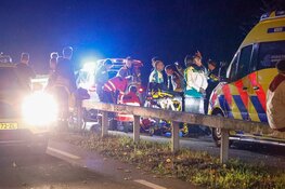 Man valt in het water langs N236 bij Weesp