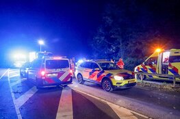 Man valt in het water langs N236 bij Weesp