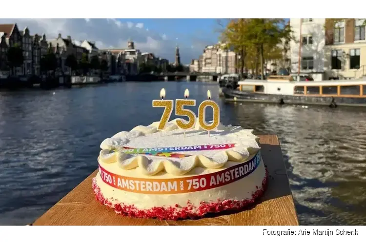 Slotweekend Amsterdam 750 jaar: feesten, exposities, muziek en taart