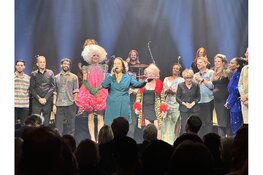 Een hommage die schuurt in de Kleine Komedie