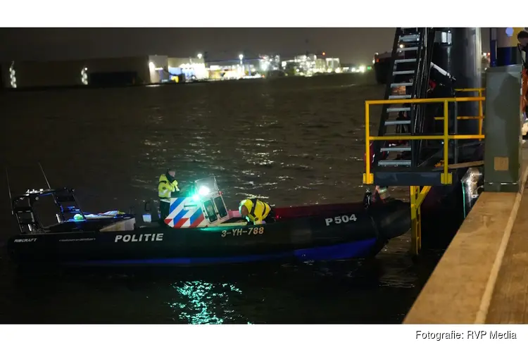 Twee lichamen geborgen na aanvaring Afrikahaven