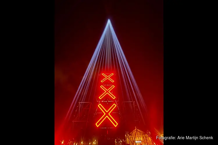 Slotfeest van 750 jaar Amsterdam knalt op het Museumplein