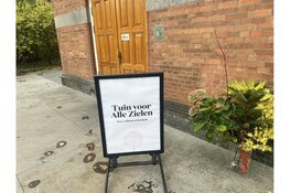 Veel belangstelling voor de Allerzielen Tuin in Amsterdam