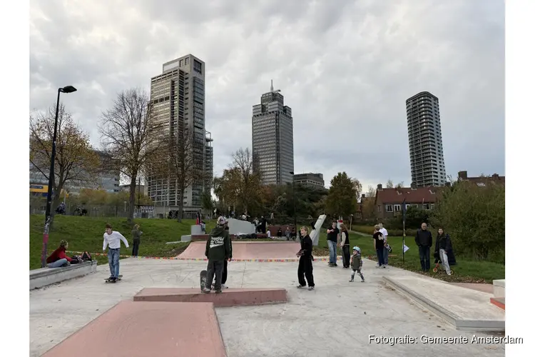 Amsteldorp beweegt! Nieuw freerun- en skatepark officieel geopend