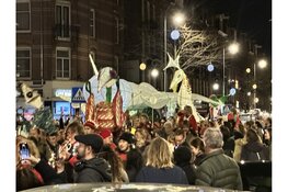 Super Sint Maarten verbindt Amsterdam-Oost met licht, muziek en warmte