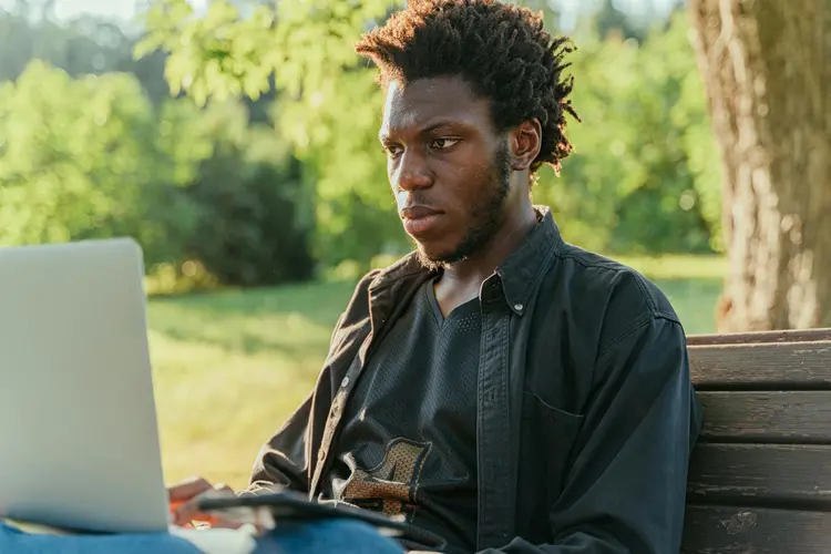 Openbare Wifi in Amsterdam: De Beste Manier om je Gegevens te Beschermen