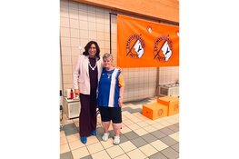 Koninklijke onderscheiding voor vrijwilliger zwemvereniging 'Het Y'